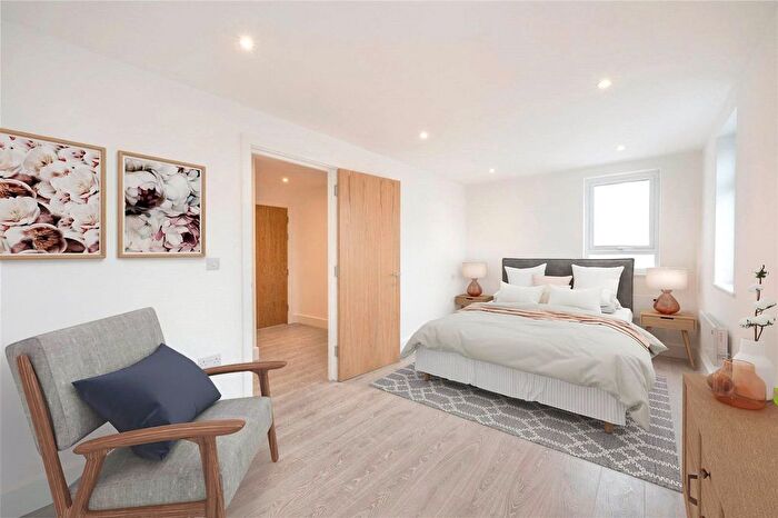 1 Bedroom Flat For Sale In Madison Heights, Milner Road, SW19