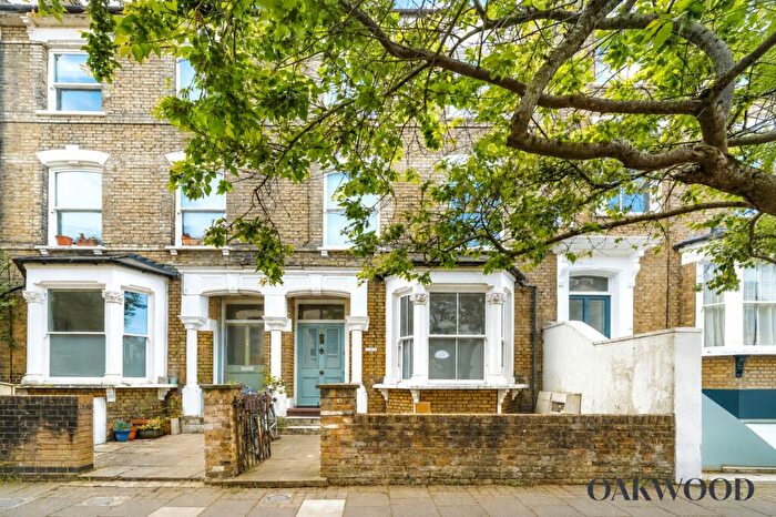 2 Bedroom Flat For Sale In Beatty Road, Stoke Newington, N16