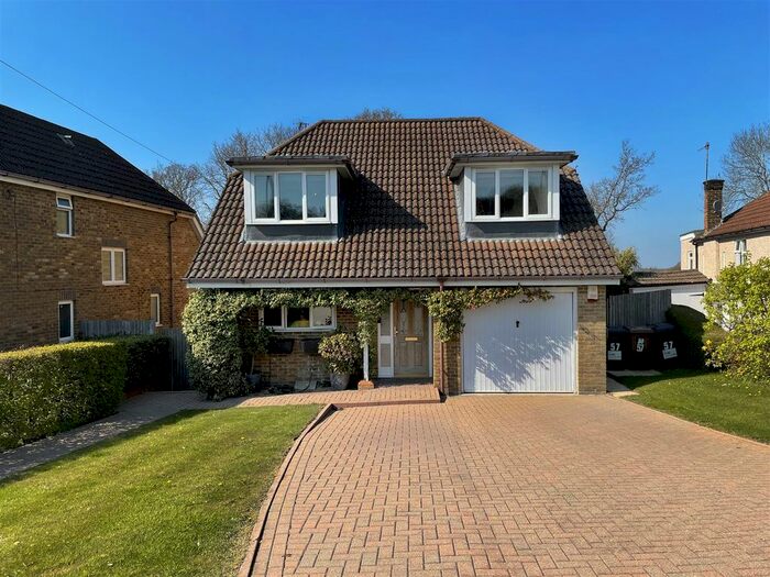 4 Bedroom Detached House To Rent In Caldecote Gardens, Bushey, WD23
