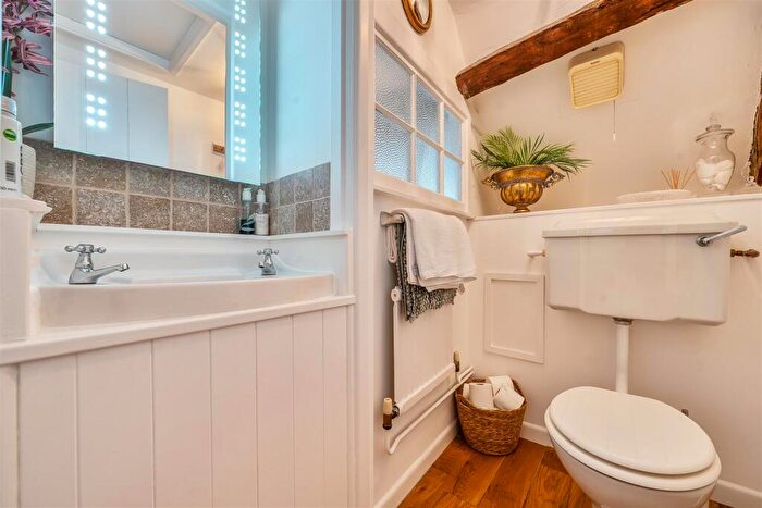 3 Bedroom House For Sale In Valley Road, Swanage, BH19 - Photo 12