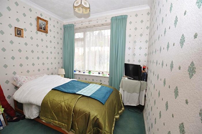 2 Bedroom Semi-Detached Bungalow For Sale In Charnwood Road, Burton-On-Trent, DE13