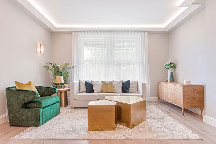 2 Bedroom Flat To Rent In London, NW6