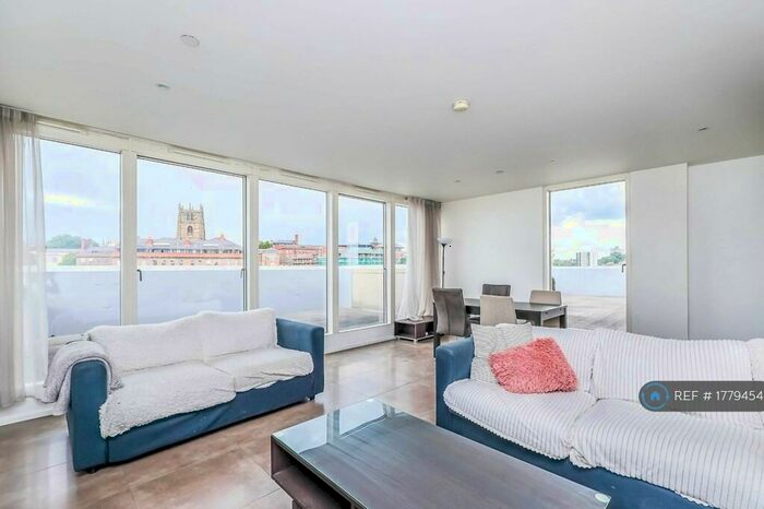 3 Bedroom Flat To Rent In Nottingham One Entrance A, Nottingham, NG1