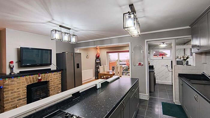 4 Bedroom Property To Rent In Highfield Road, Romford, RM5