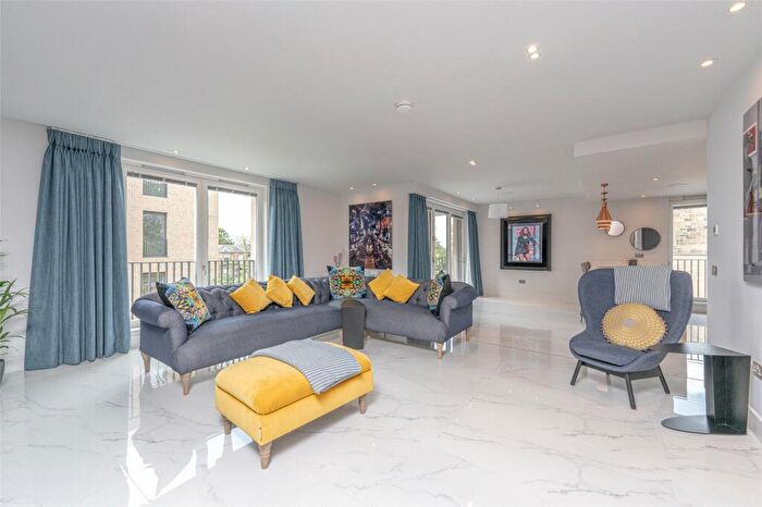 2 Bedroom Flat For Sale In D/ Corstorphine Road, Edinburgh, EH12