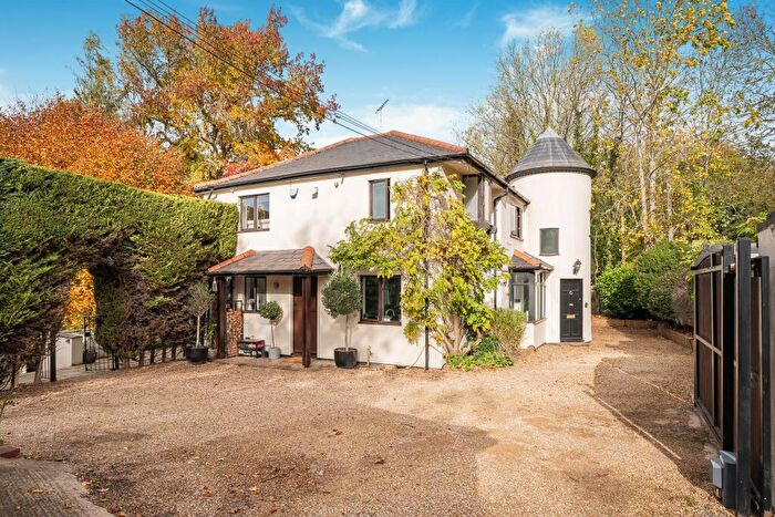 5 Bedroom Detached House For Sale In Radlett Road, Frogmore, St Albans, AL2