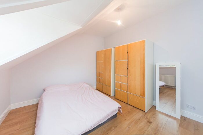 1 Bedroom Flat To Rent In Holland Road, Holland Park, W14