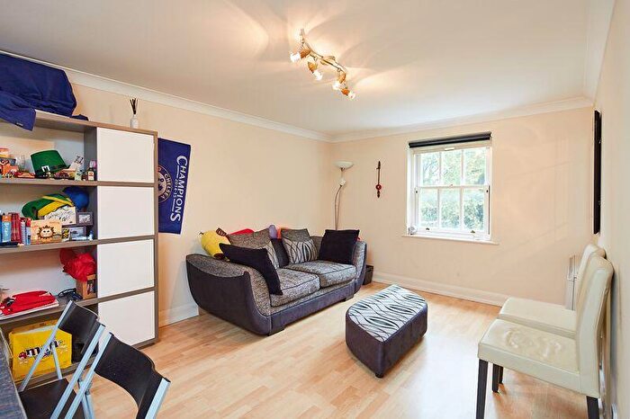 1 Bedroom Apartment To Rent In Randolph Gardens, - Off Street Parking For One Car, NW6