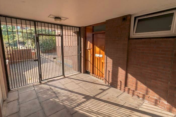 2 Bedroom Flat To Rent In Vanbrugh Court, London, SE11