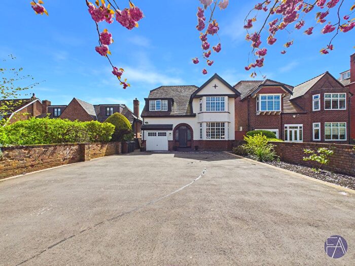 4 Bedroom Detached House For Sale In Cambridge Road, Southport, Merseyside, PR9