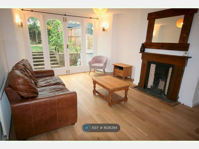 1 Bedroom Flat To Rent In Battersea Rise, London, SW11