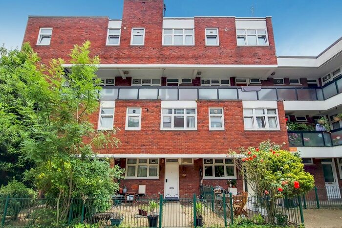 3 Bedroom Maisonette To Rent In Woking Close, London, SW15