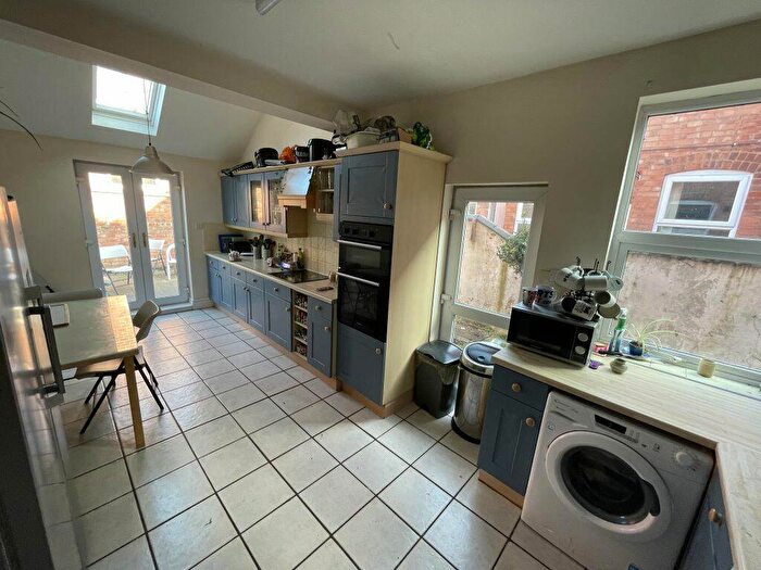 6 Bedroom Terraced House To Rent In Lorne Road, Leicester, LE2