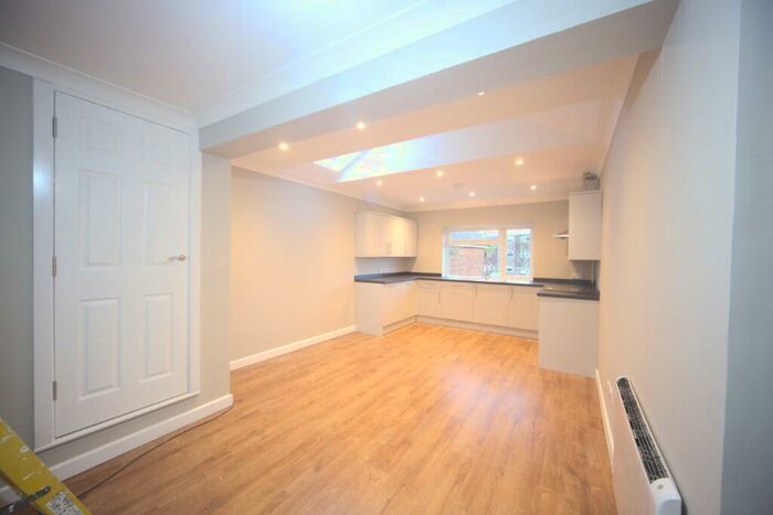 1 Bedroom Maisonette To Rent In High Street, Slough, Berkshire, SL3