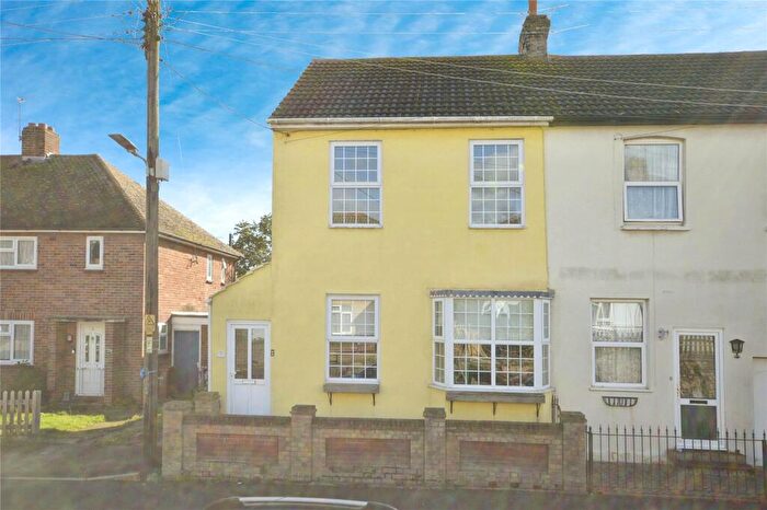 3 Bedroom End Of Terrace House For Sale In Avondale Place, High Street, Lower Stoke, Rochester, ME3