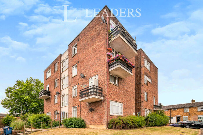 2 Bedroom Flat To Rent In Hollyfield, CM19