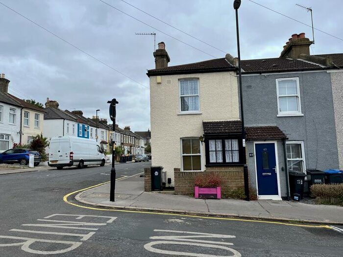 2 Bedroom Terraced House To Rent In Two Bedroom House In Thornton Heath, CR7