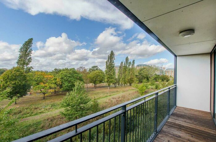 2 Bedroom Flat To Rent In Meadowside, Kidbrooke, London, SE9