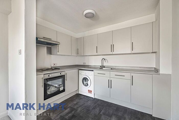 2 Bedroom Flat To Rent In Harton Street, London, SE8