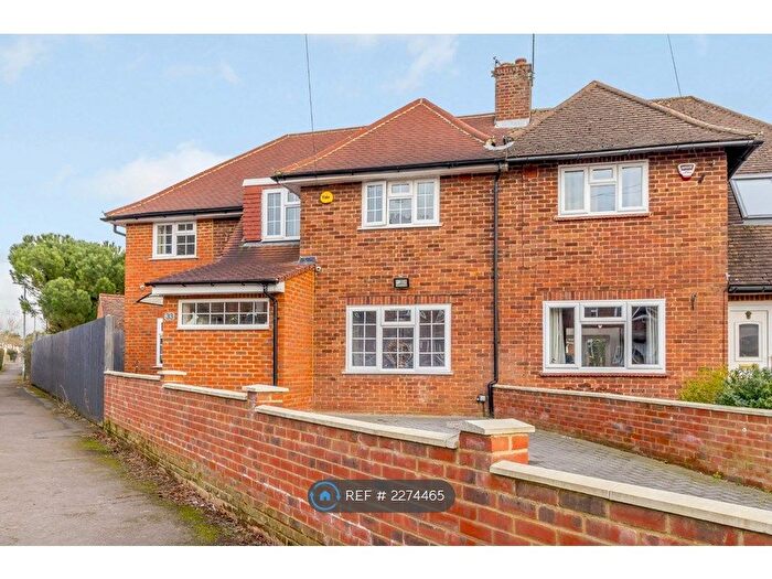 4 Bedroom Semi-Detached House To Rent In Middleton Road, Rickmansworth, WD3