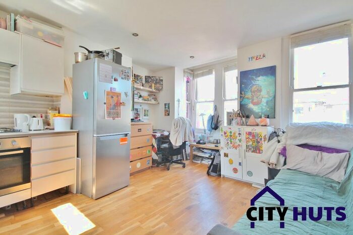 2 Bedroom Flat To Rent In Beresford Road, Harringay, N8