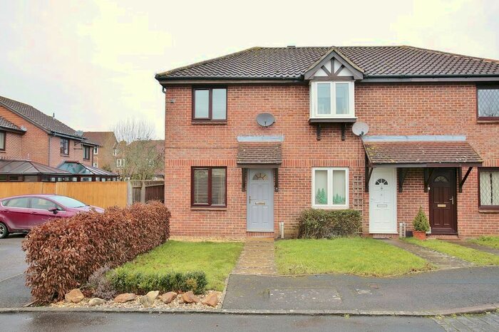 2 Bedroom End Of Terrace House To Rent In Welland Avenue, Didcot, OX11