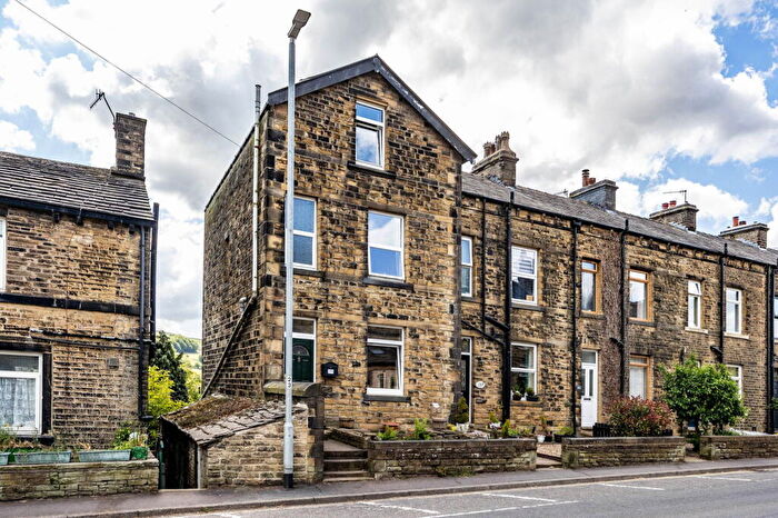 3 Bedroom End Of Terrace House For Sale In Rochdale Road, Ripponden, Sowerby Bridge, HX6