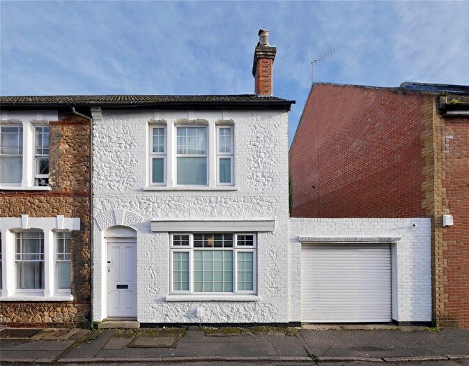 2 Bedroom Detached House For Sale In Haydon Place, Guildford, GU1