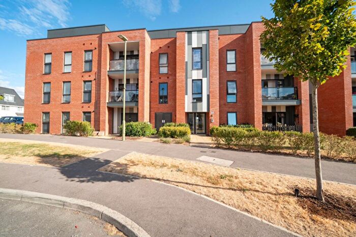 2 Bedroom Flat For Sale In Cashmere Drive, Andover, SP11