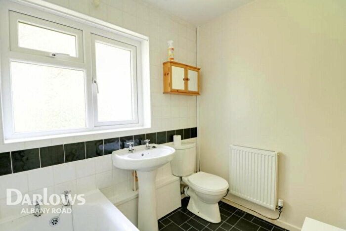 2 Bedroom Apartment To Rent In Lynmouth Crescent, Cardiff, CF3