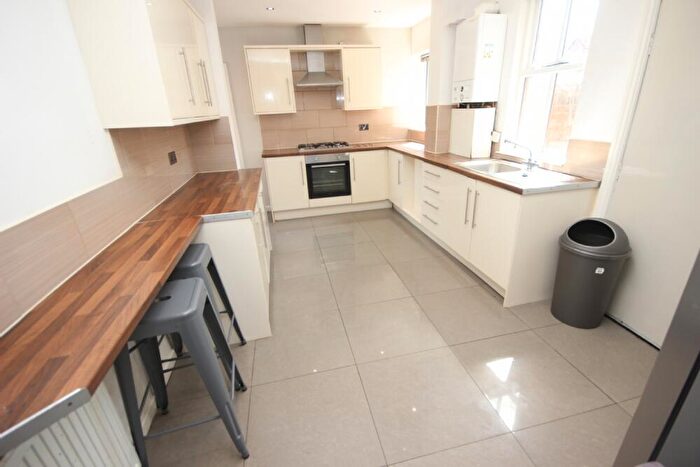 6 Bedroom Terraced House To Rent In Gresford Avenue, L17