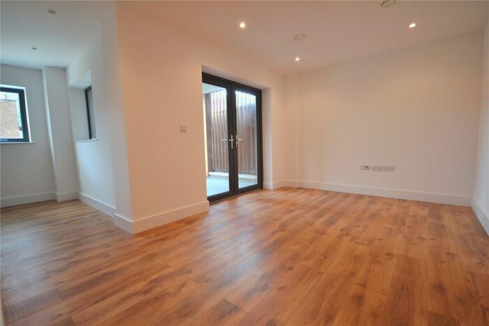 2 Bedroom Flat To Rent In Easter House, Drummond Road, London, SE16
