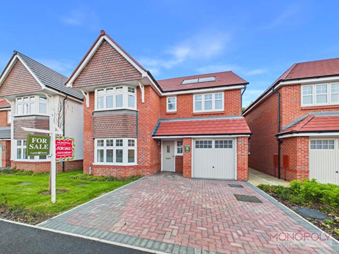 4 Bedroom Detached House For Sale In Dol Ywen, Wrexham, LL11