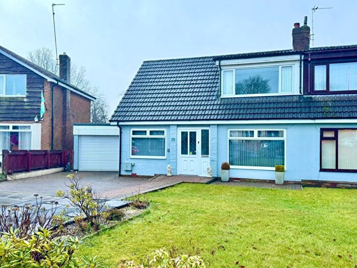 3 Bedroom Bungalow For Sale In Elmpark Grove, Rochdale, Greater Manchester, OL12