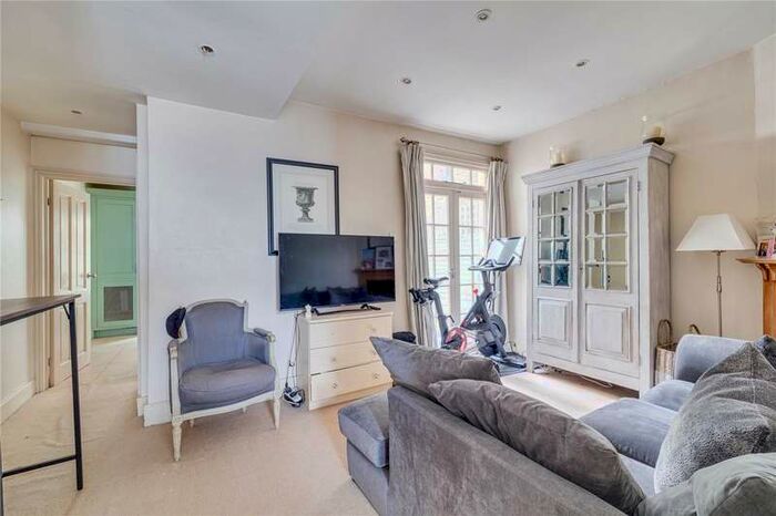 1 Bedroom Flat To Rent In Rigault Road, London, SW6