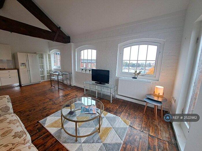 2 Bedroom Flat To Rent In Hull Marina, Hull, HU1