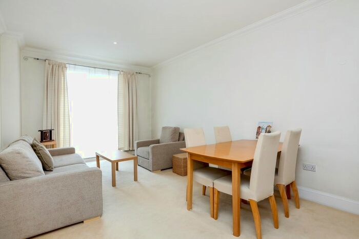 1 Bedroom Flat To Rent In Worple Road, London, SW19