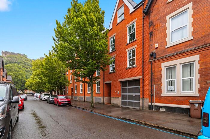 2 Bedroom Flat For Sale In Hope Drive, Nottingham, NG7