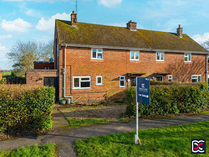 3 Bedroom Semi Detached House For Sale In Middlethorpe, Weedon Lois, NN12