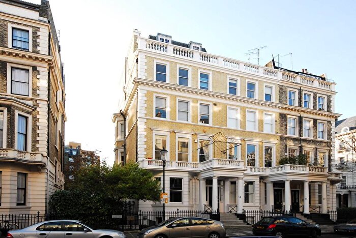2 Bedroom Flat To Rent In Southwell Gardens, South Kensington, London, SW7