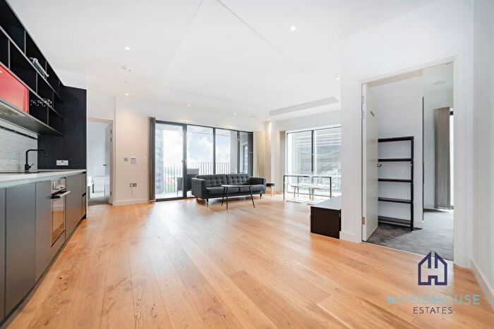2 Bedroom Flat To Rent In Lyell Street, London, E14