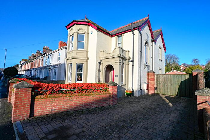 3 Bedroom Detached House For Sale In Leigh Road, Wimborne, BH21