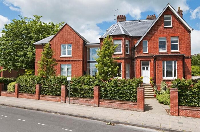 2 Bedroom Flat To Rent In Norman Road, Winchester, SO23