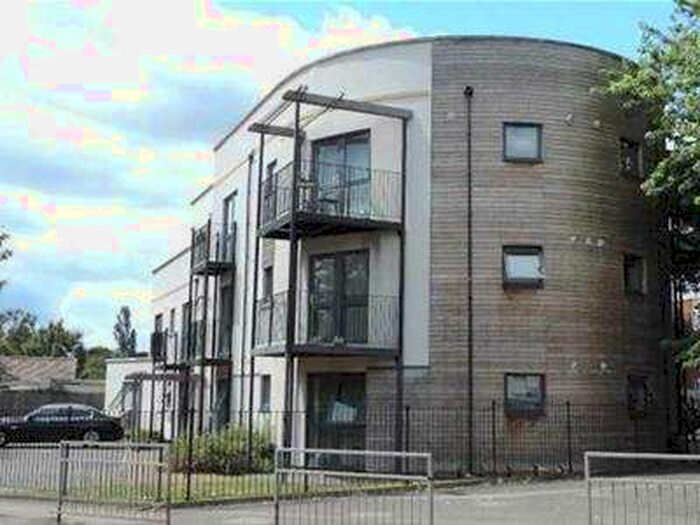 1 Bedroom Flat To Rent In Chandos Parade, Buckingham Road, Edgware, HA8