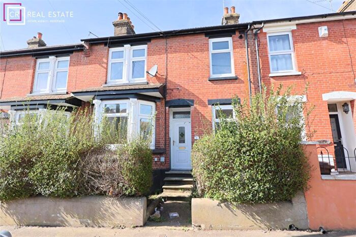 1 Bedroom Flat To Rent In Ground Floor Flat, Maple Avenue, Gillingham, ME7