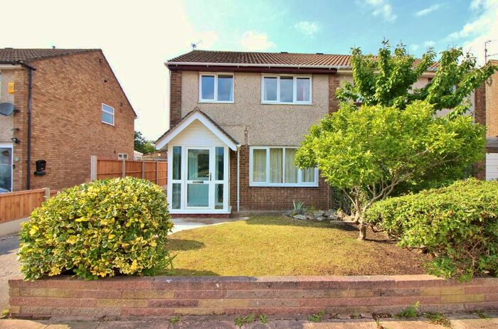 3 Bedroom Semi-Detached House To Rent In Hartland Avenue, Southport, PR9