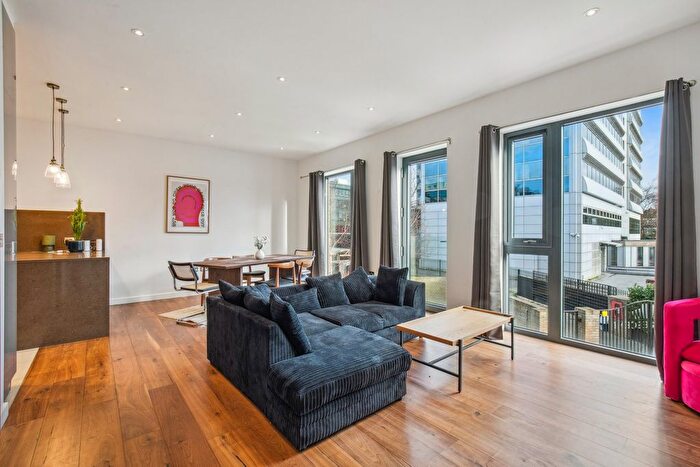 5 Bedroom Terraced House To Rent In Gunnersbury Mews, Gunnersbury, W4