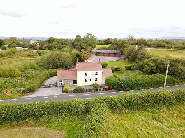 3 Bedroom Farm For Sale In Maesybont, Llanelli, SA14