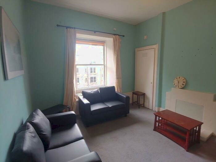3 Bedroom Flat To Rent In Valleyfield Street, Tollcross, Edinburgh, EH3