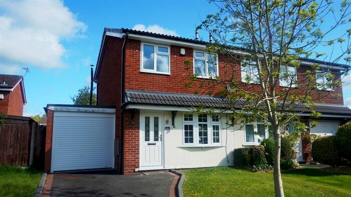 2 Bedroom Detached House To Rent In Buttermere Drive, Crewe, CW1